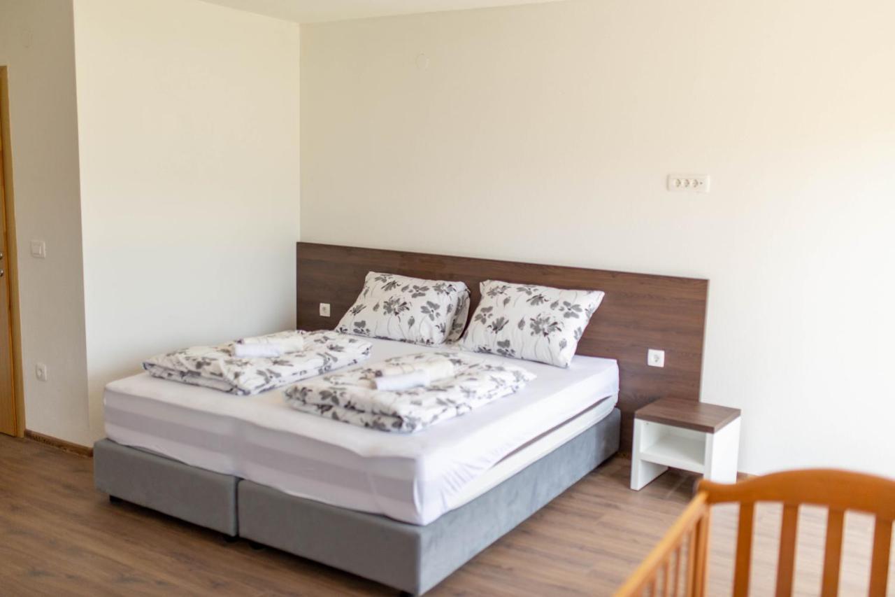 Apartmani Mia Prozor 外观 照片