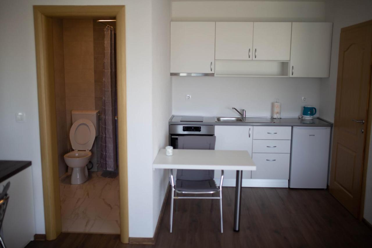Apartmani Mia Prozor 外观 照片
