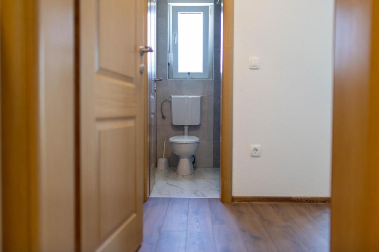 Apartmani Mia Prozor 外观 照片